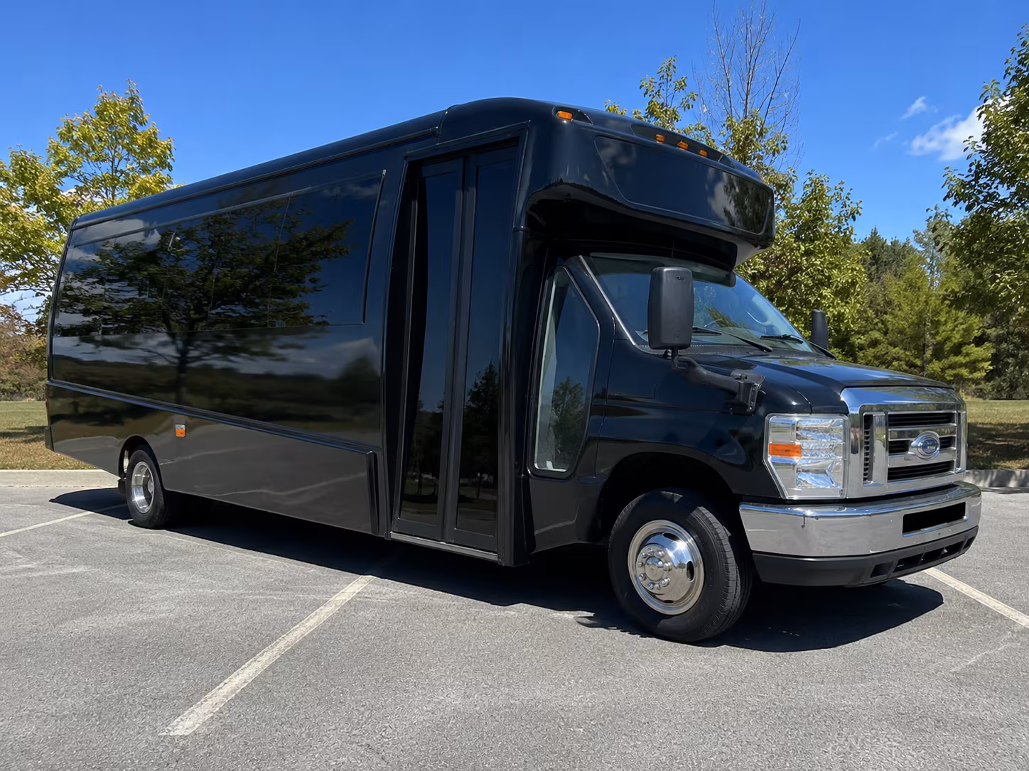 San Jose Airport Shuttle & Transportation party bus exterior